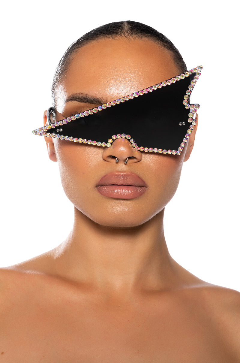DO IT TO EM EMBELLISHED SUNNIES