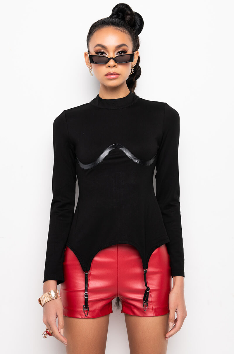 DOMINATING LONG SLEEVE TOP