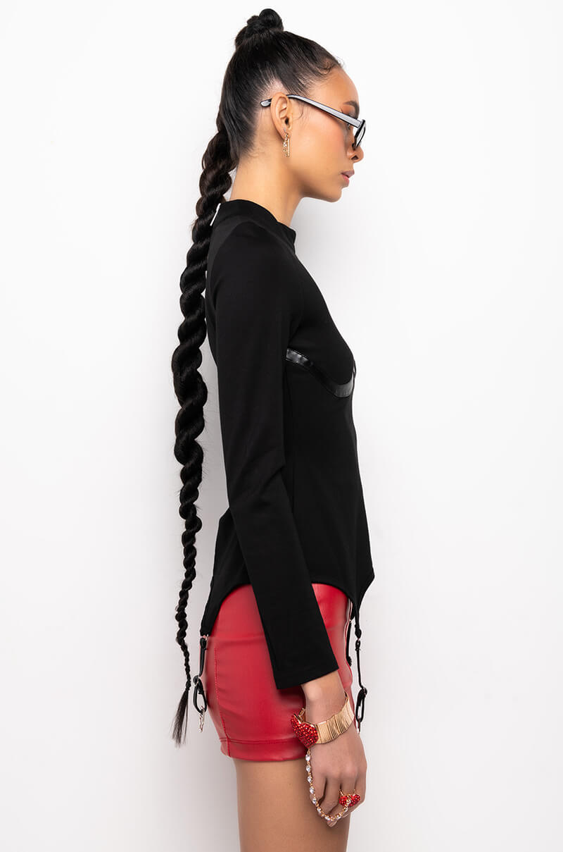 DOMINATING LONG SLEEVE TOP