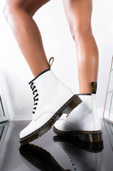 DR. MARTENS 1460 SMOOTH WHITE BOOTIES