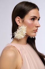 EMBRACE ME EARRING