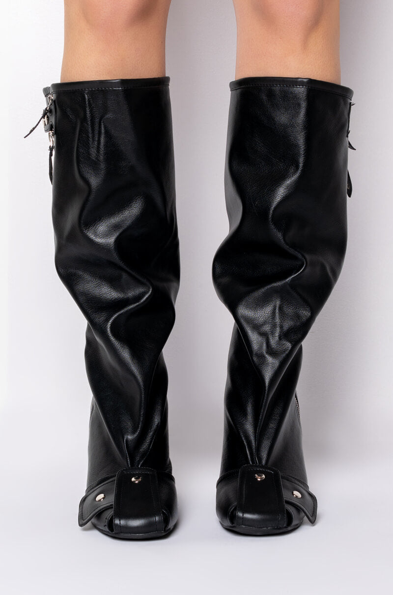 EMBELLISHED CHUNKY BOOT IN BLACK