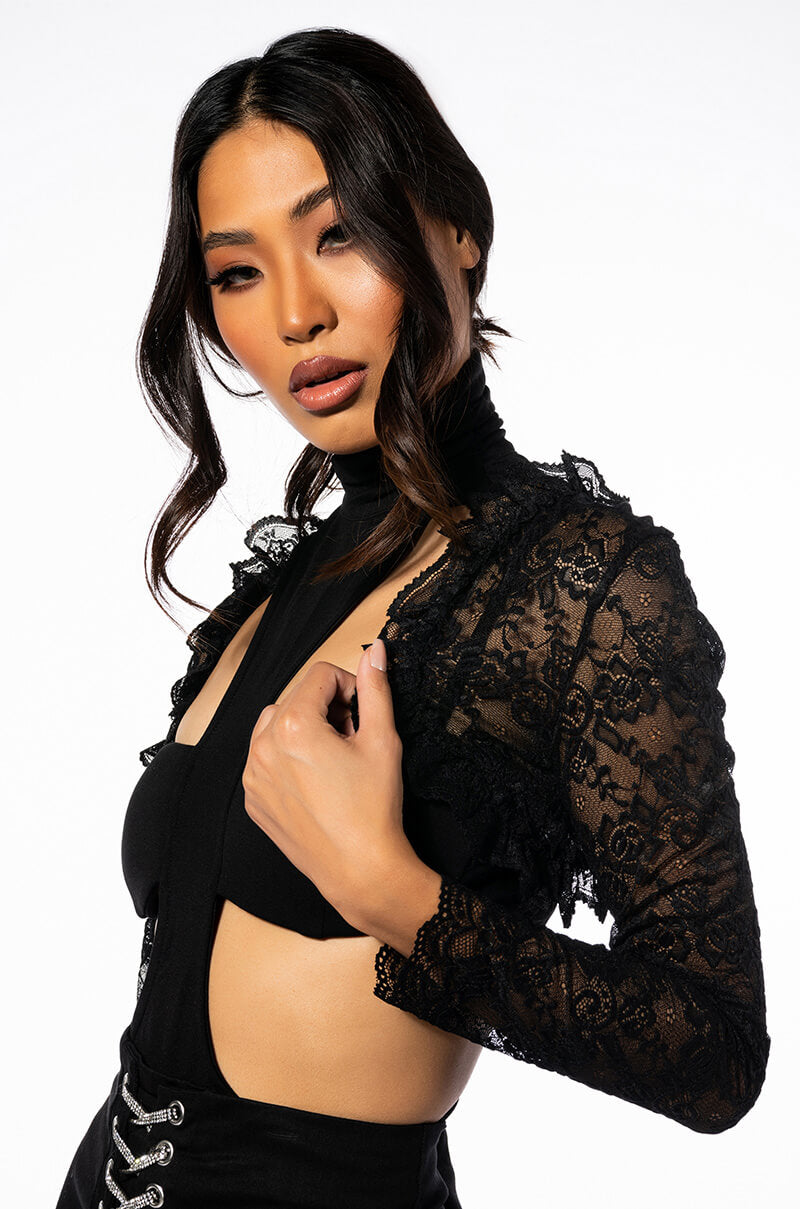 Y2K LACE BOLERO